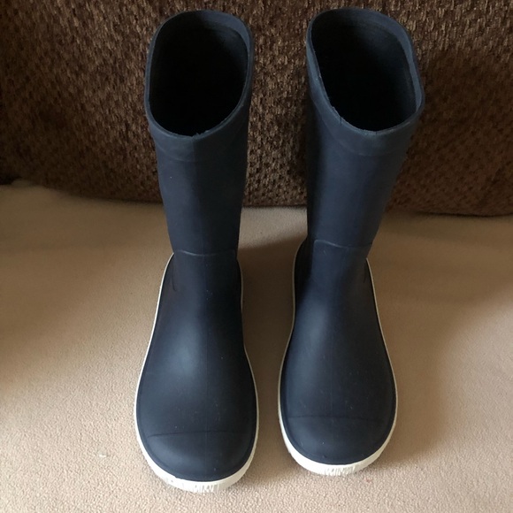 Kamik kids rain boots dark navy size 2 perfect condition - Picture 3 of 4